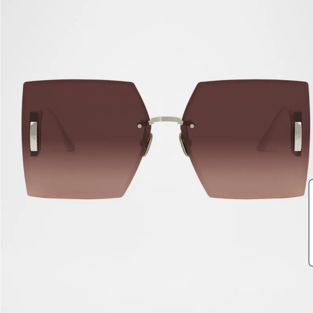 Dior 30Montaigne S7U
Rose Gold